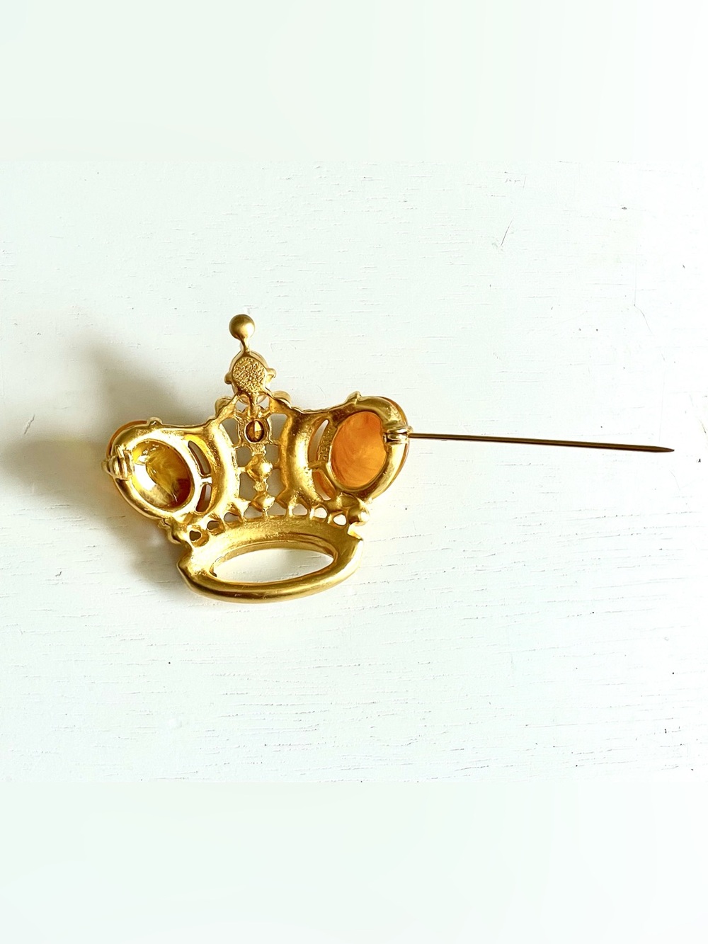 Vintage Coronation Crown Brooch Pin Amber Lucite Cabochons Rhinestone Faux Pearl - Picture 5 of 7